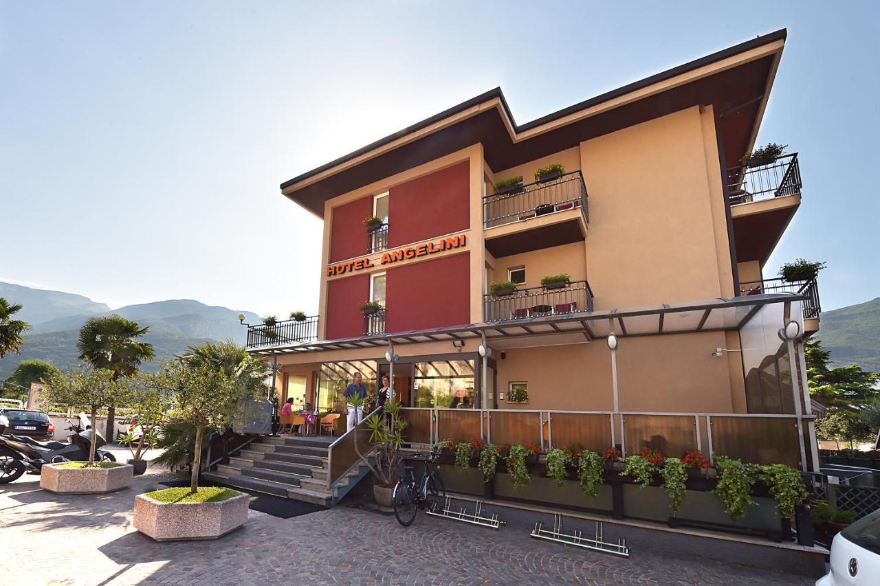 Hotel Angelini Torbole Sul Garda Екстериор снимка