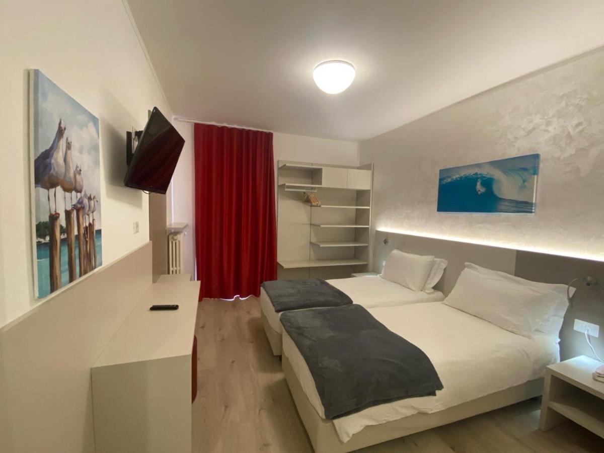 Hotel Angelini Torbole Sul Garda Екстериор снимка