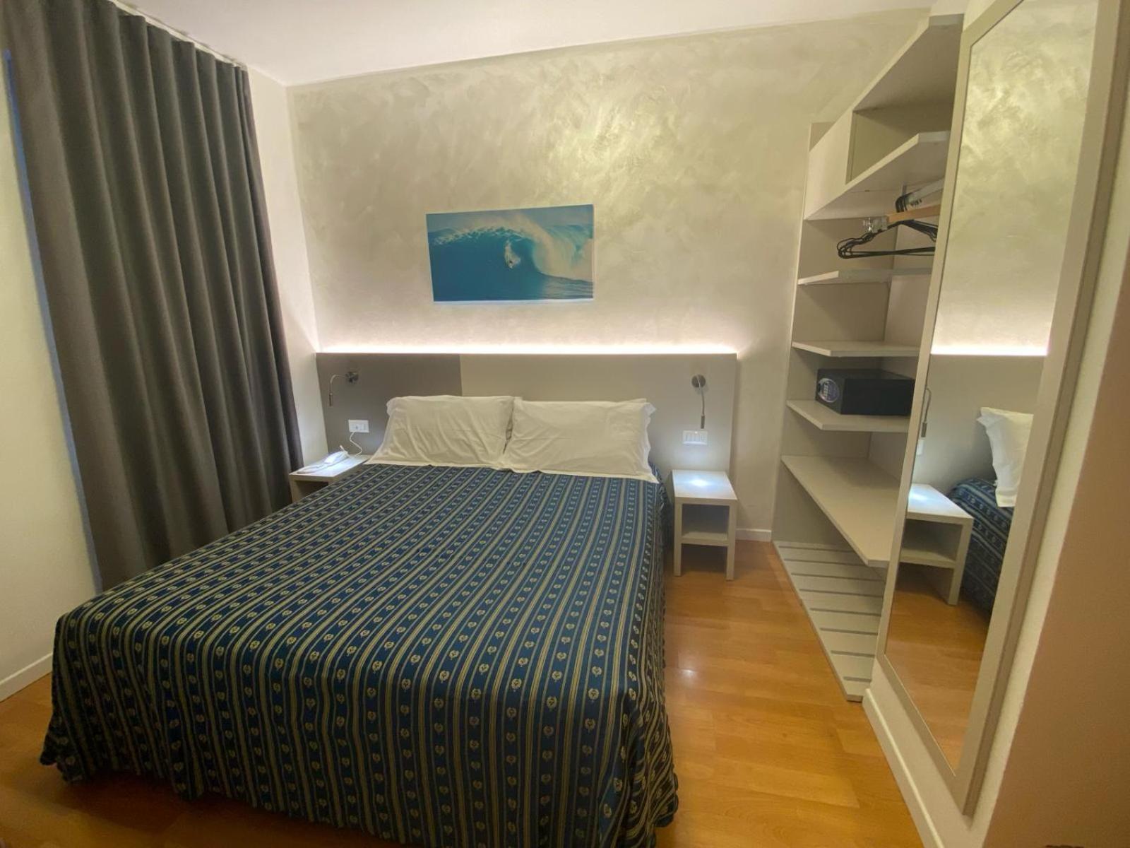 Hotel Angelini Torbole Sul Garda Екстериор снимка
