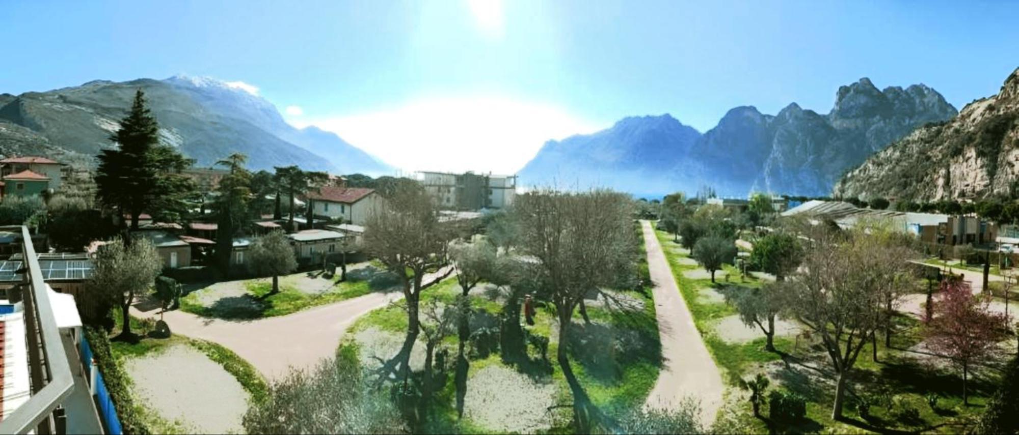 Hotel Angelini Torbole Sul Garda Екстериор снимка
