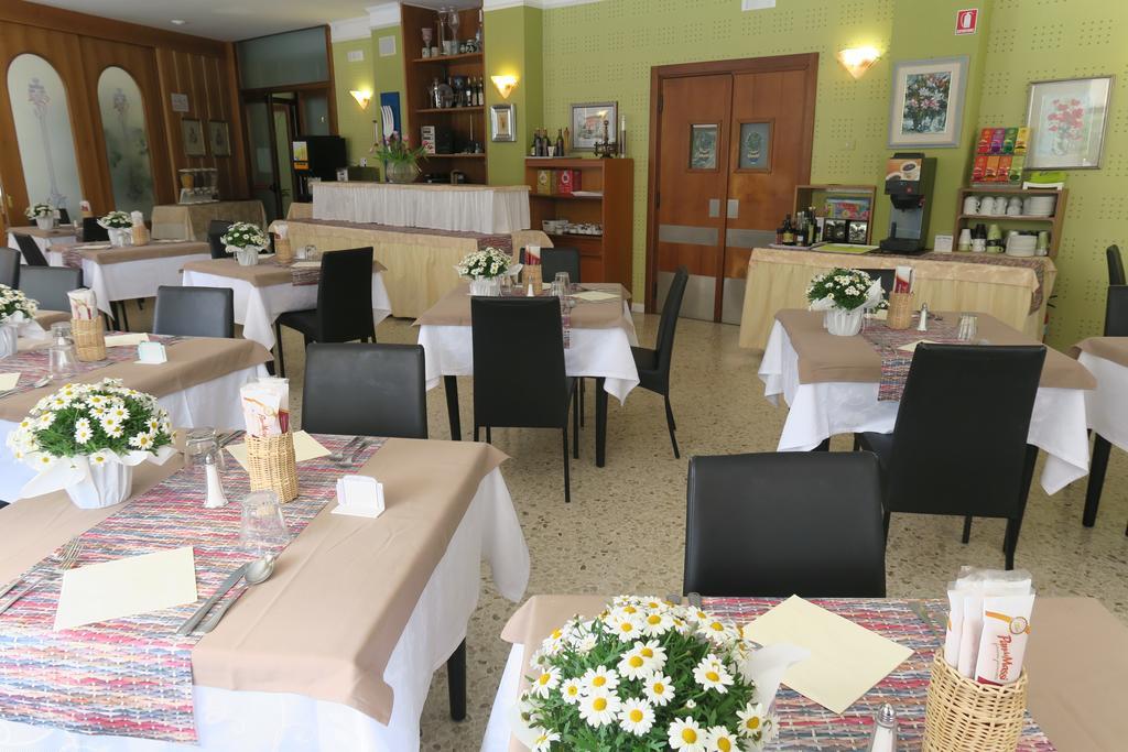 Hotel Angelini Torbole Sul Garda Екстериор снимка