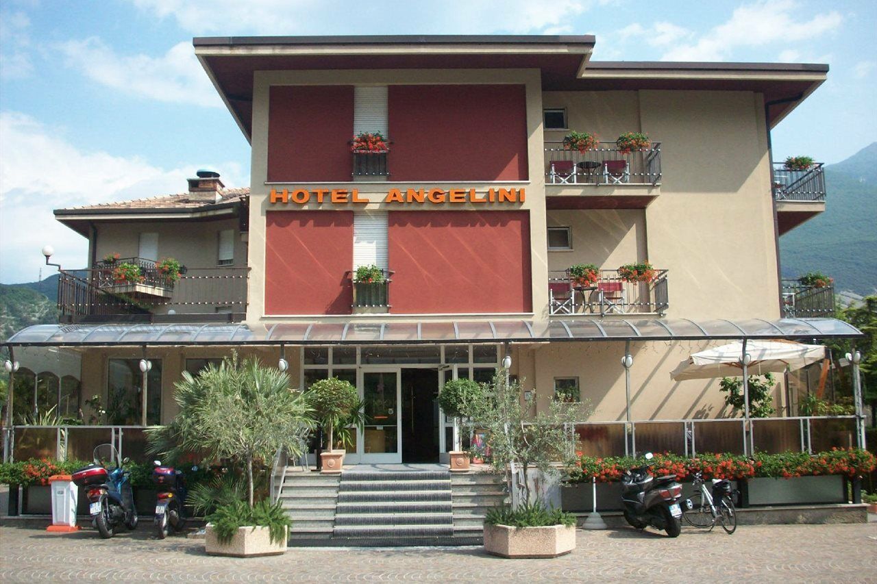 Hotel Angelini Torbole Sul Garda Екстериор снимка
